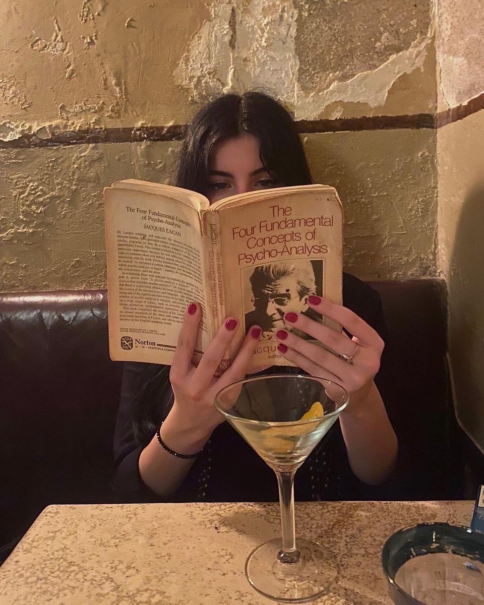 Reading Is Sexy tweet media