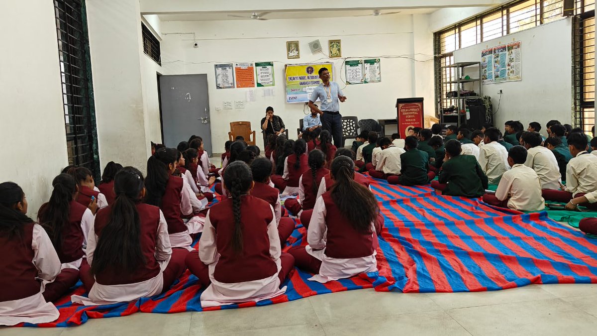 EMRS GARBADA(DAHOD) GUJARAT tweet media