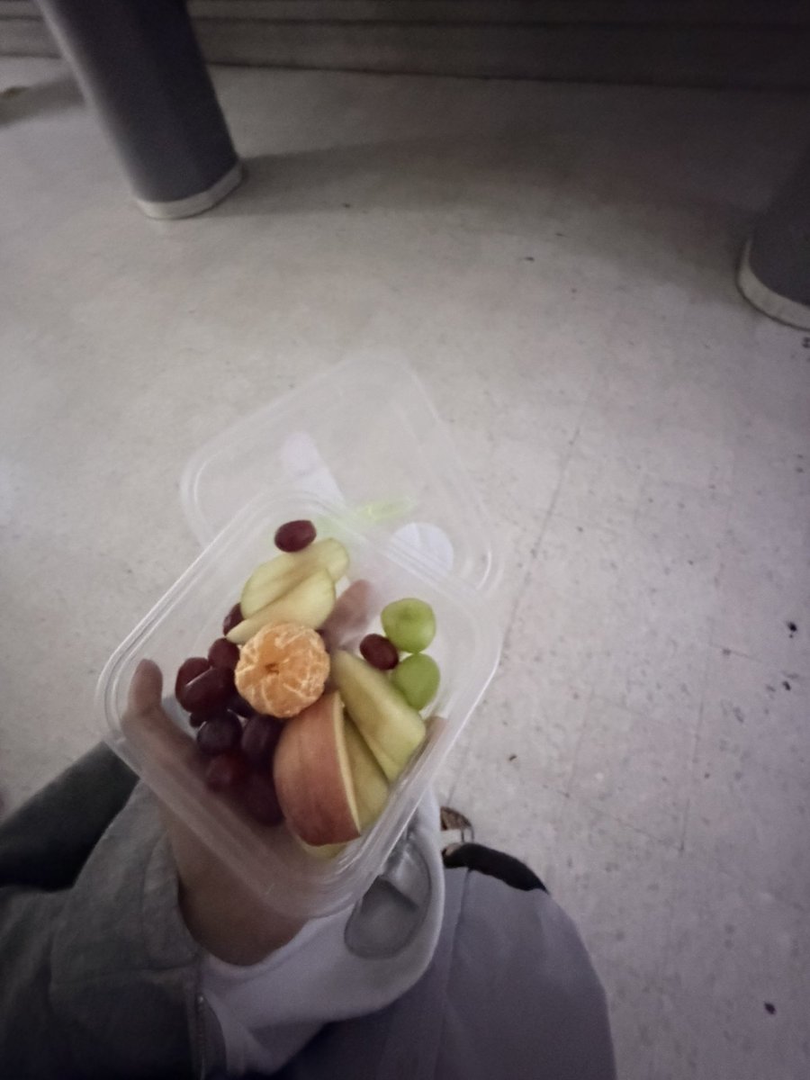 ต้นก้า tweet media