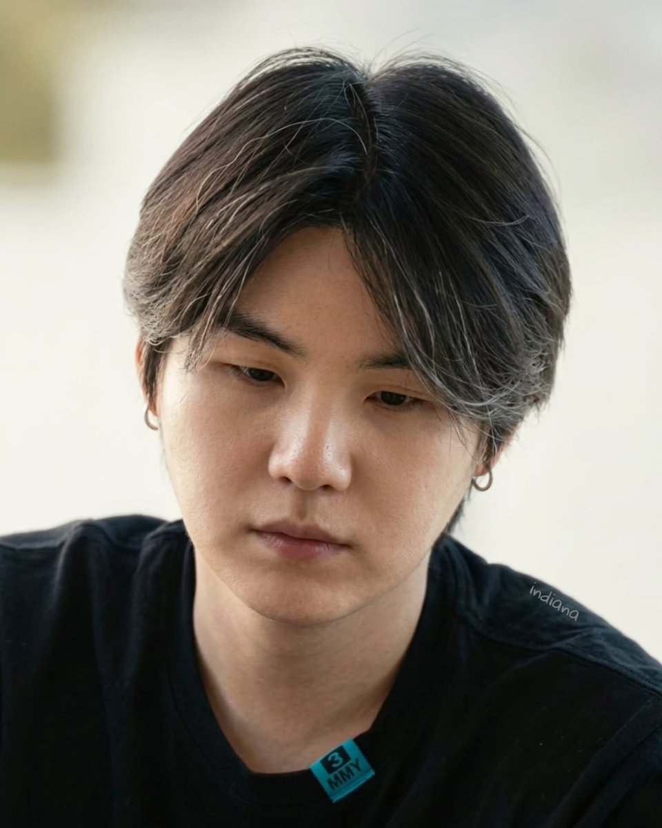 abcdefongyi's tweet photo. どれほど悩んで悩んで考えて考えて…🧑‍🦳

最高な一枚ありがとう。メンバーには納得してない部分もあるでしょうけど、確かに私の魂を震わせたよ。 https://t.co/wI7FOaE8o7