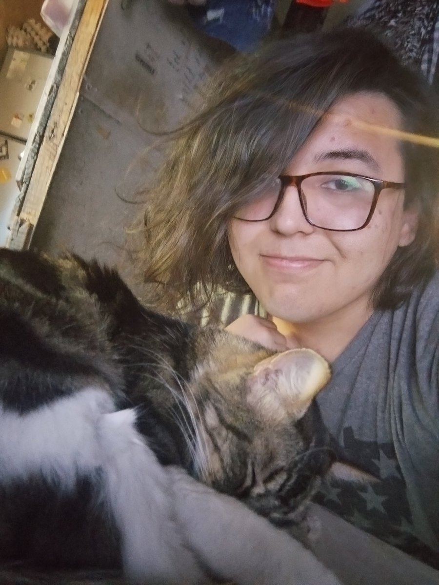 Remi La Moth 🎃🌿 tweet media