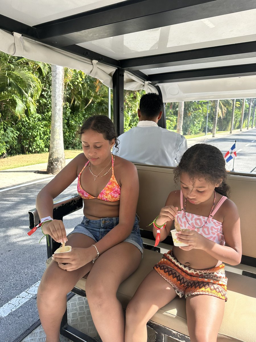 hey_itsmelorie's tweet photo. ♥️🫶🏽🇩🇴 https://t.co/MW33H4DMz6
