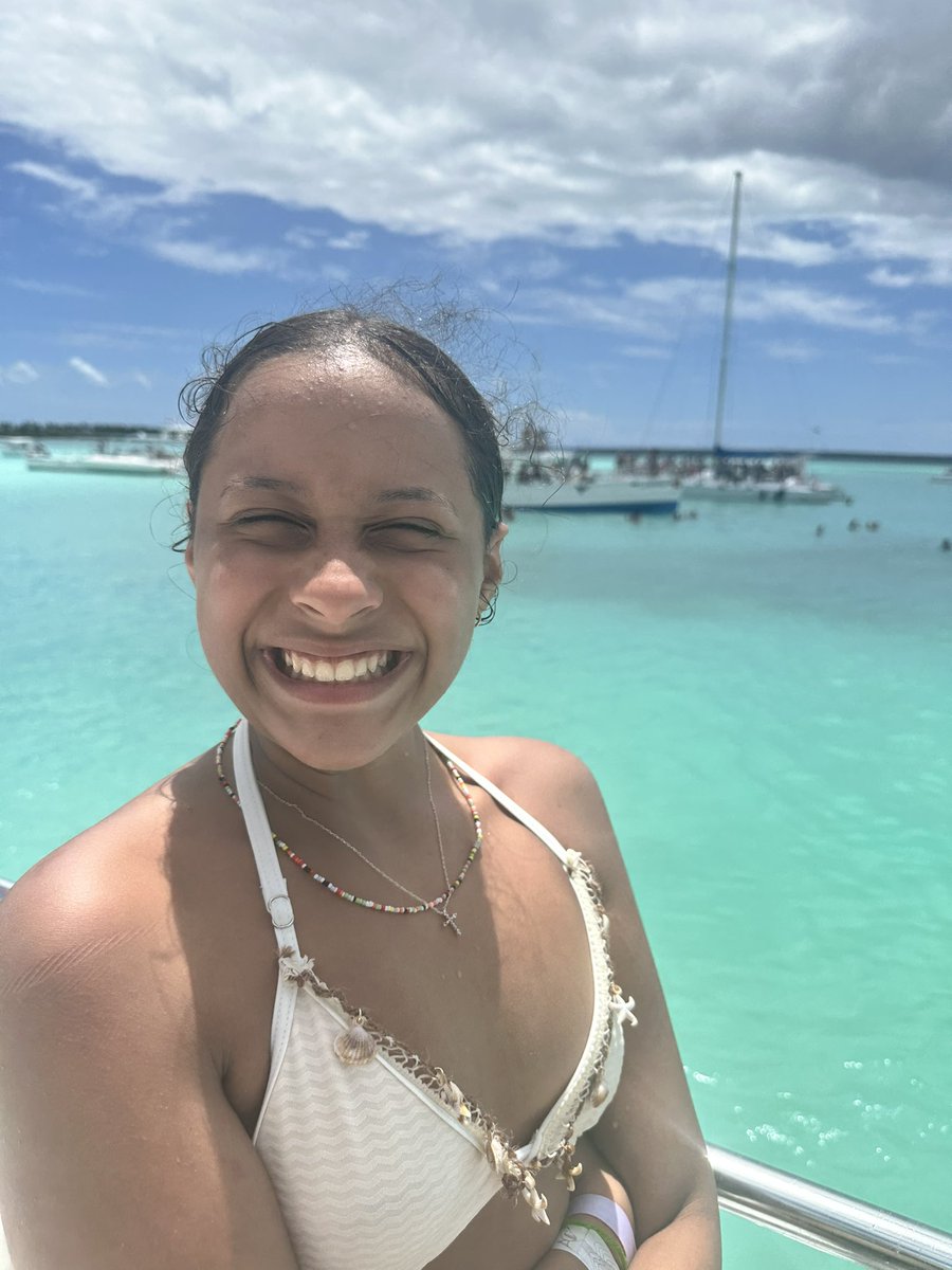 hey_itsmelorie's tweet photo. ♥️🫶🏽🇩🇴 https://t.co/MW33H4DMz6