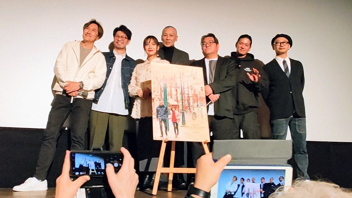 vmAb5Cw4q3UgJ10's tweet photo. 映「バトル·ロワイアル」杉村弘樹役がカッコよかった高岡蒼佑さんに会いたいのもあり参加。

矢野さんに会うのは「ニンニン〜」以来で当時より大人っぽくなってて劇中&amp;舞台挨拶の華でした🌸
高岡さんこの作品の悪役スゴかった

歌兼任　坂本さんの主題歌&amp;劇中歌
ライブもよかった✨
#サイレントナイト https://t.co/MmMwTvUPD5