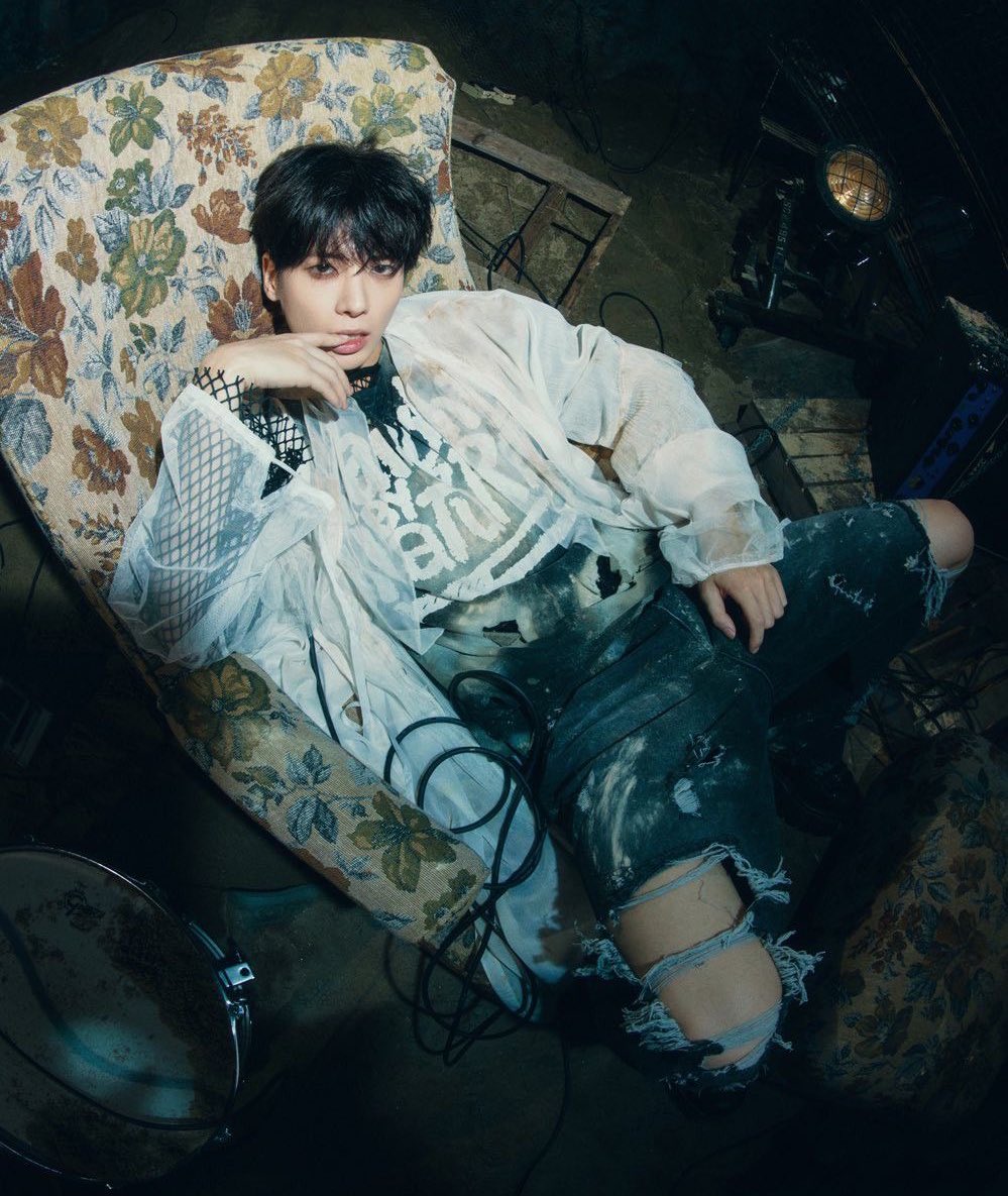 7th year: rui 𖣂 tweet media