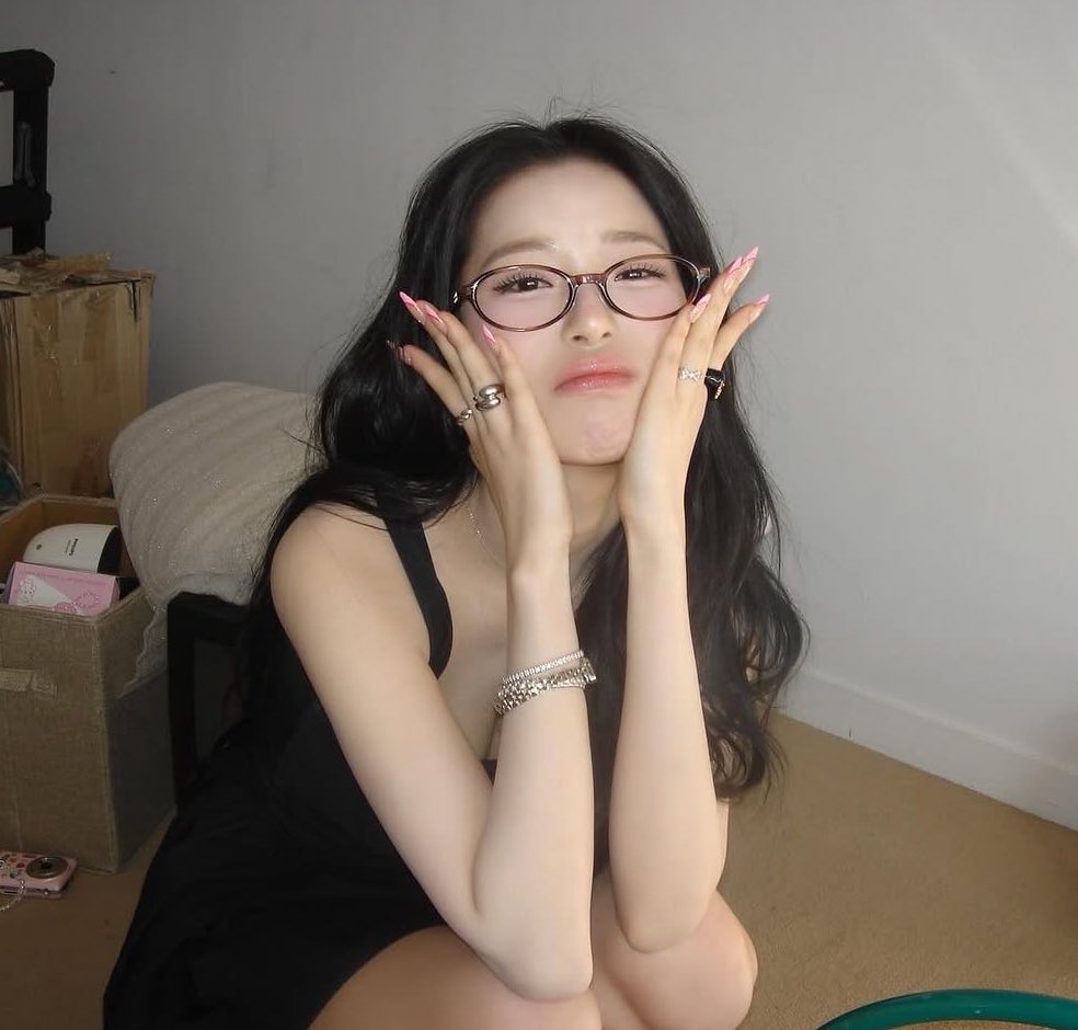 jiheon pics ✧ tweet media