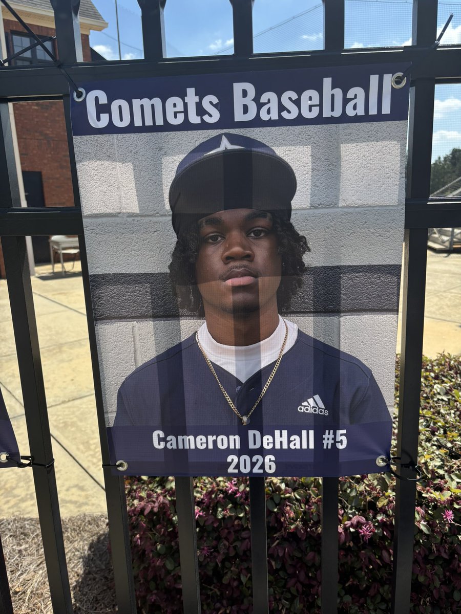 Cameron_DeHall's tweet photo. Senior Night
I went 1-2 with two rbi’s 
Also pitched 3.1 innings with only 2er
@UBAuncommitted @UncommittedStud https://t.co/RSWrj0bYbT
