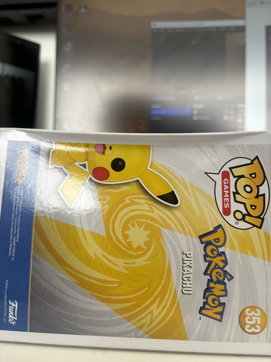 xefaa__'s tweet photo. @pokemondealsuk How mine came 😭 https://t.co/azZ9KL7W3r