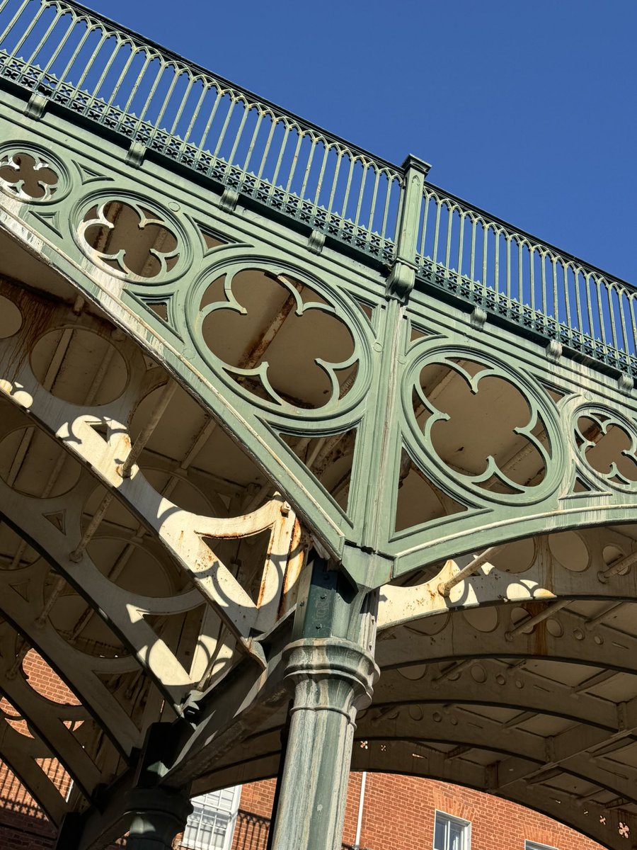 Mr_John_Harvey_'s tweet image. I love #Exeter’s Iron Bridge… I took a look at it from all angles recently - do pls check out the resulting @instagram post (&amp;amp; give it a like 🙏).
instagram.com/p/DWbBMixjEDf/…

‘Exeter Memories’ lowdown on Iron Bridge is well worth a read too…
exetermemories.co.uk/em/ironbridge.…

#LoveExeter