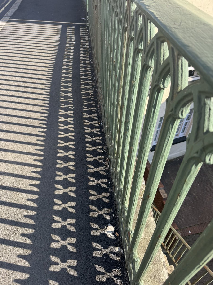 Mr_John_Harvey_'s tweet image. I love #Exeter’s Iron Bridge… I took a look at it from all angles recently - do pls check out the resulting @instagram post (&amp;amp; give it a like 🙏).
instagram.com/p/DWbBMixjEDf/…

‘Exeter Memories’ lowdown on Iron Bridge is well worth a read too…
exetermemories.co.uk/em/ironbridge.…

#LoveExeter