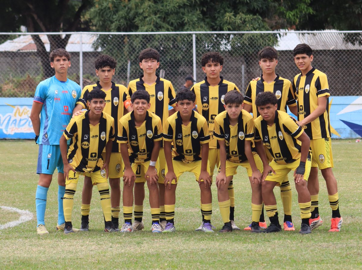 Cantera_DTFC's tweet image. #CanteraDTFC | #S16 | [⏱️15'] | #POR 0-0 #TAC | 📋 Nuestro XI:

1. Jesús Ramírez 🧤
2. Eduar Méndez
3. Juan Gómez
6. Andrés Sanchez
7. Diego Guédez
9. Fabián Martínez
10. Dayron Altuve
13. Sebastián Camacho (C)
14. Santiago Morales
15. Maximiliano Pisos
16. Enyerber Bustamante