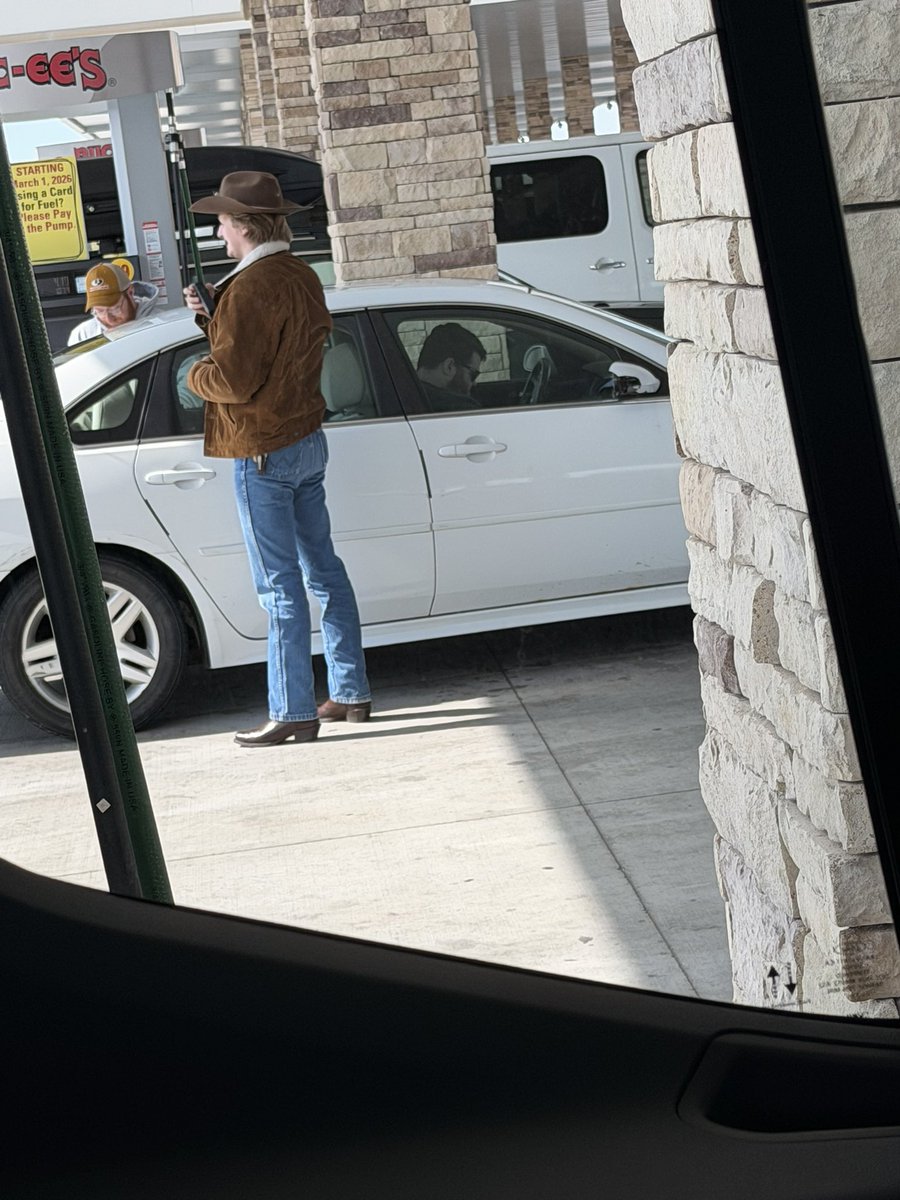 EnragedMountaineer tweet media