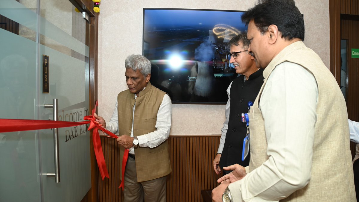 DAEIndia's tweet photo. Strengthening India’s preparedness for nuclear safety and security 🇮🇳

Dr. Ajit Kumar Mohanty, Secretary, DAE &amp; Chairman, AEC, inaugurates the state-of-the-art Emergency Control Room (ECR) at Vikram Sarabhai Bhavan, Mumbai. 1/3

@PMOIndia @DrJitendraSingh @ndmaindia https://t.co/kJ6NIhrZQD