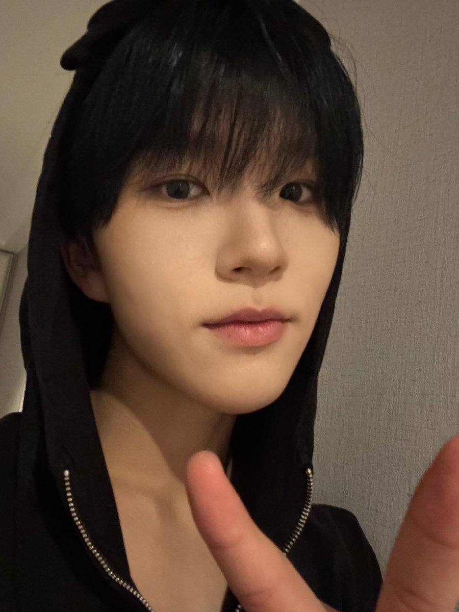 대견이 tweet media