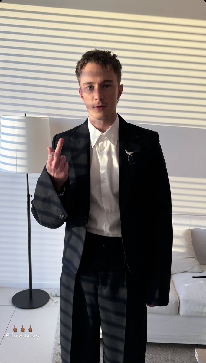 kai lesbian for drew starkey tweet media