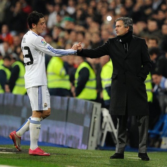 (fan) REAL MADRID FANS 🤍 tweet media