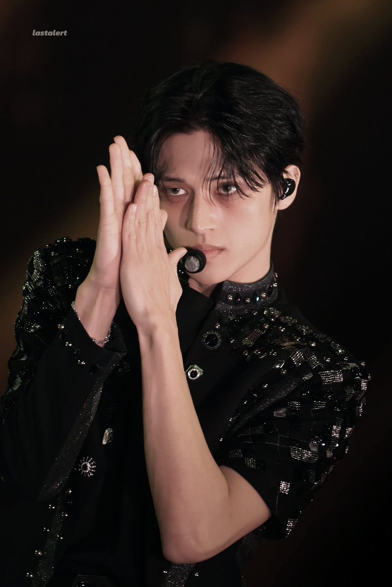 JWY safe place tweet media