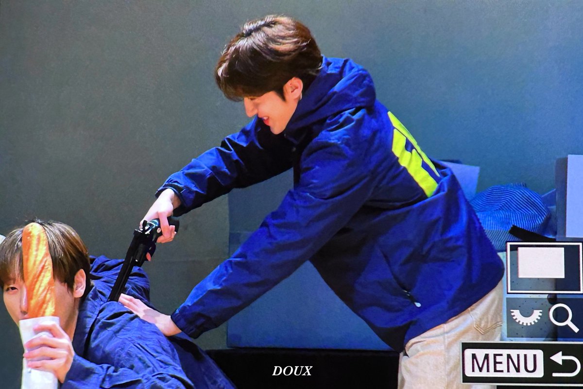 𝑫𝑶𝑼𝑿 tweet media