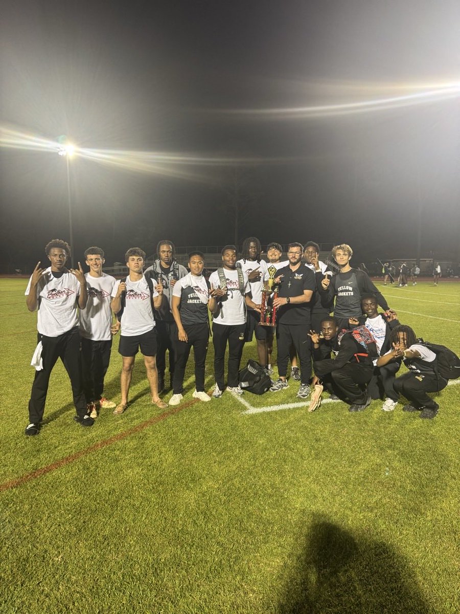 Conner_Stewart0's tweet photo. 14.38 with headwind! And secured a team win! @philipguidry006 @MikeCoppage1 @ShannonBelt3 @wwuowlsXCTF @McNeeseTF_XC NISH https://t.co/cF66F3Au1W