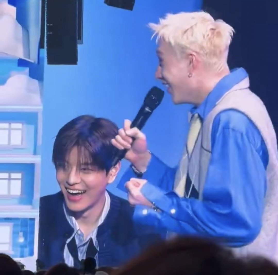 ????? #2RENE tweet media