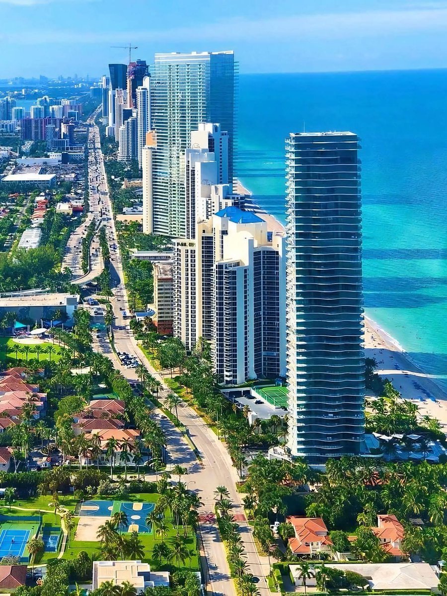 City Scape Hub tweet media