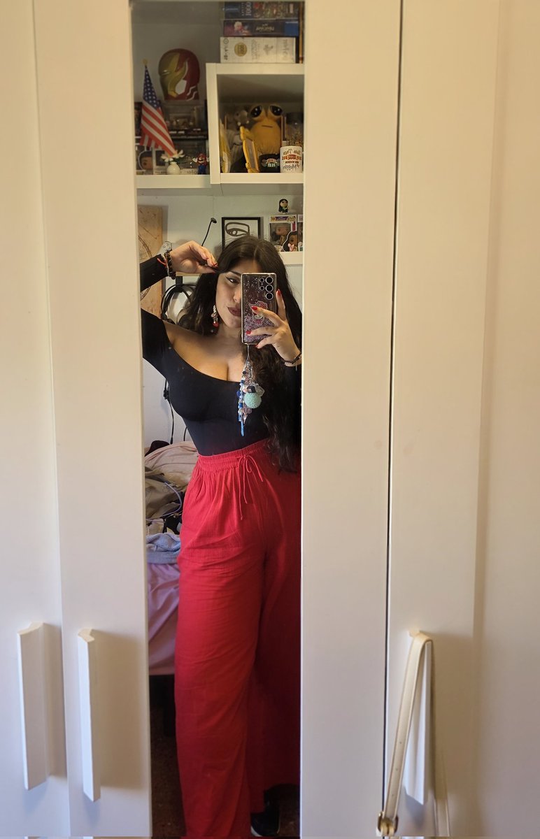 Stephannisuarez's tweet photo. hoy tocó de rojo https://t.co/pmpiWj5CZd