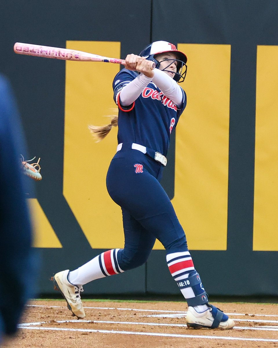 D1Softball tweet media