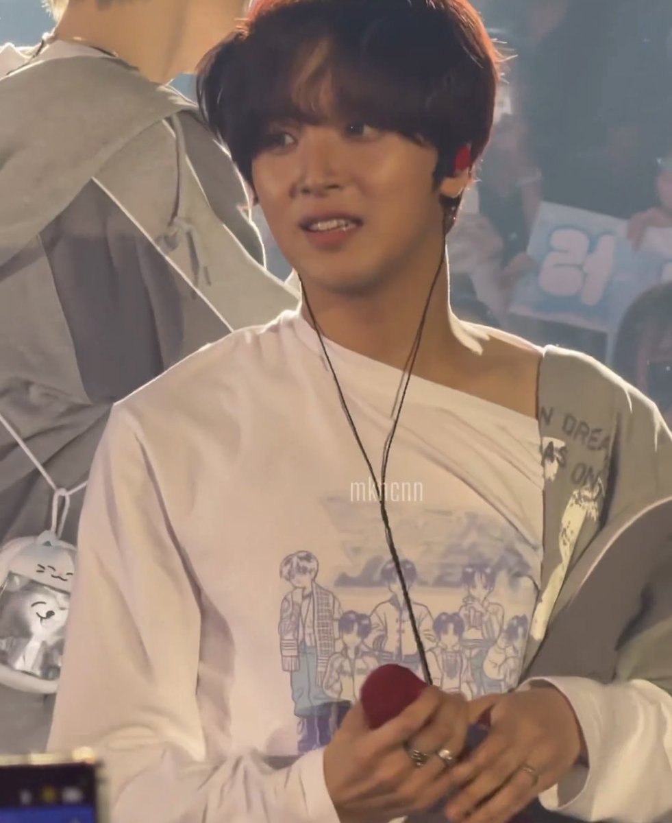 ѕιиεfℓσωεя ϟ нοℓο²'²⁷ tweet media