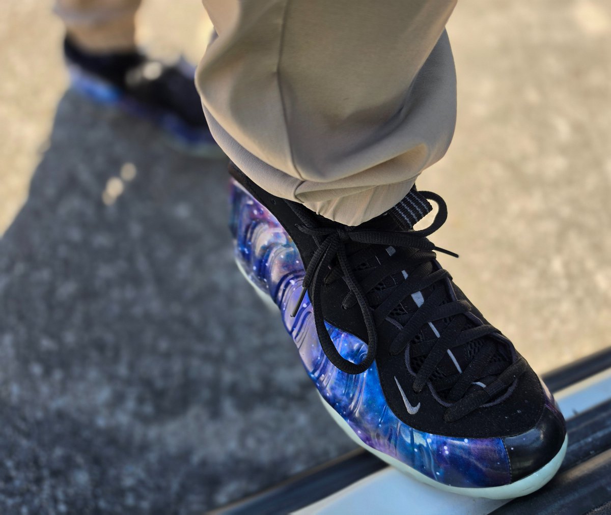DarrellNeloms's tweet photo. The Cut βοΈ
The Sneaks π
#KOTD #Sneaks4Geeks #Nike #SNKRS #FoamGang #ILikeKicksTho #KickGameProper #MyKicksFly #LikeLiuKang @nikestore @Nike https://t.co/yZKpFcikdu