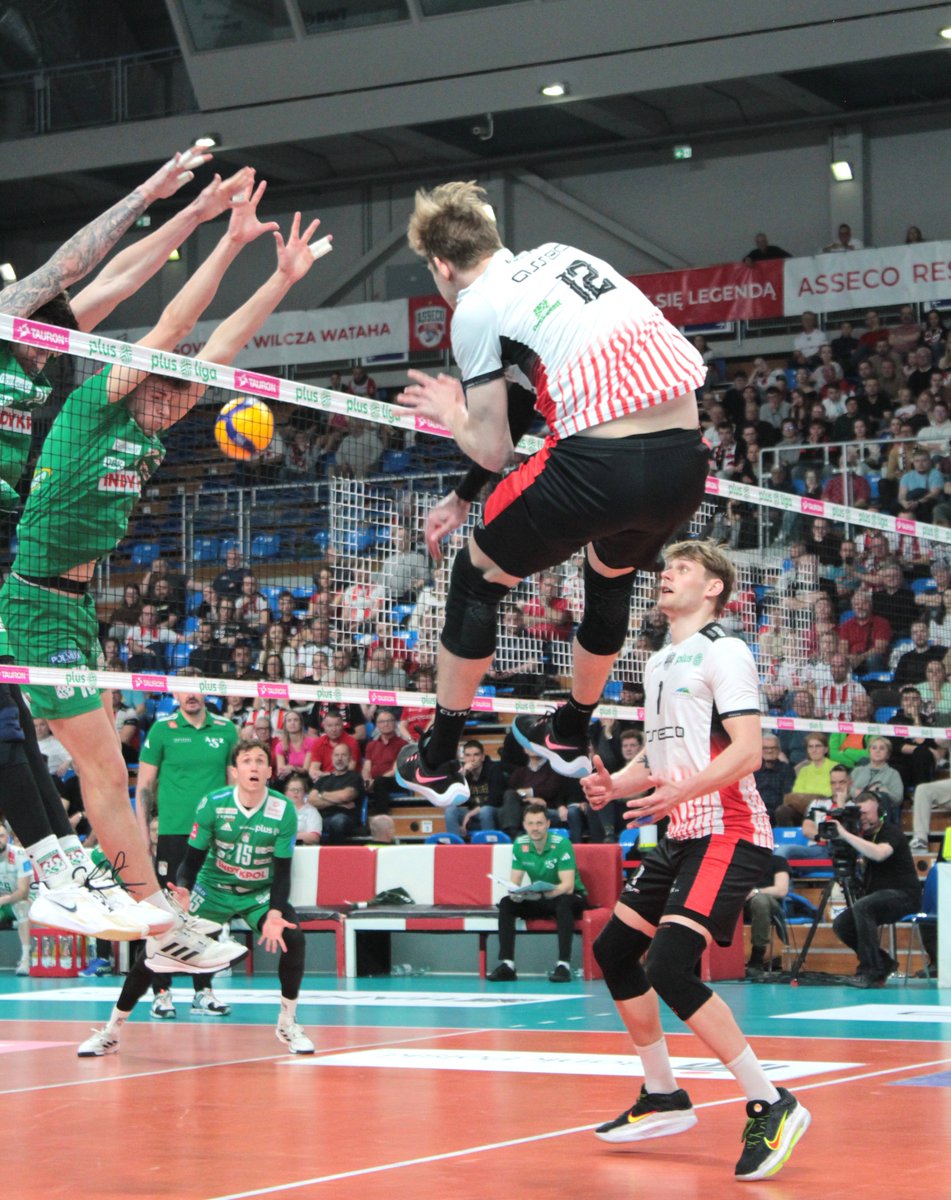 PoSiatce🏐 tweet media