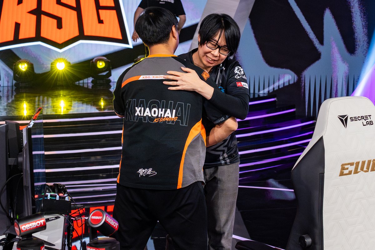 EWC Extra tweet media