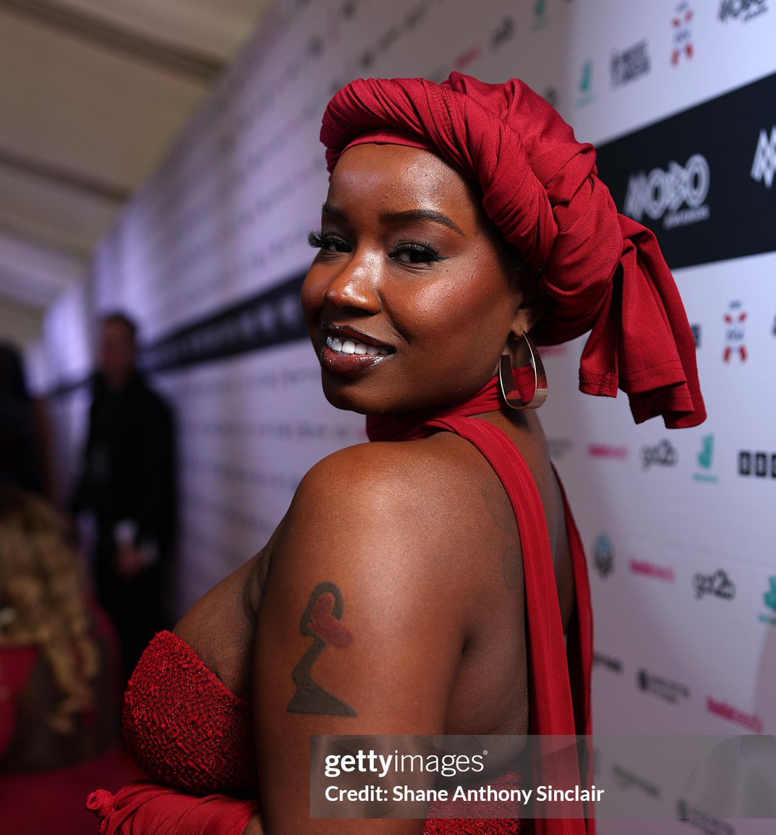 m i S h a tweet media