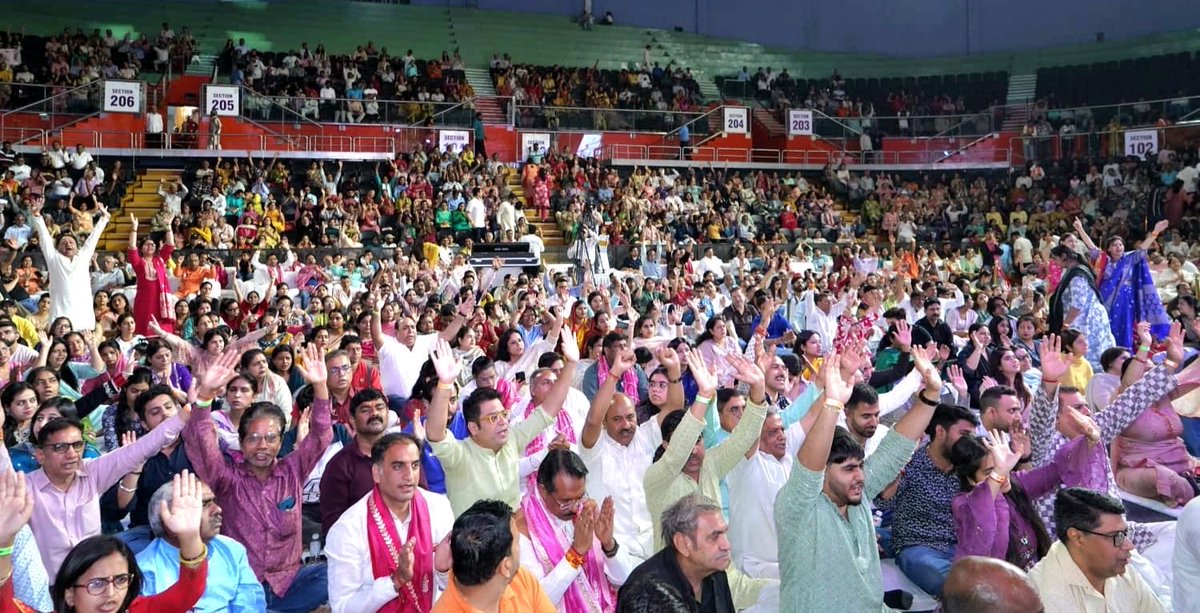 आज सूरजमल विहार स्थित यमुना स्पोर्ट्स कॉम्प्लेक्स में कन्हैया गऊशाला ट्रस्ट द्वारा आयोजित 251 गौ संरक्षक सह गऊ नामकरण सनातन समारोह में सम्मिलित हुआ।

इस अवसर पर पूज्य दीदी माँ <a href="/DidiRitambhara/">Sadhvi Ritambhara</a> जी का स्नेहाशीष एवं मार्गदर्शन प्राप्त हुआ, जिसने सेवा और संस्कार के इस भाव को और दृढ़