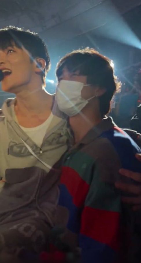 troy🦒 tweet media