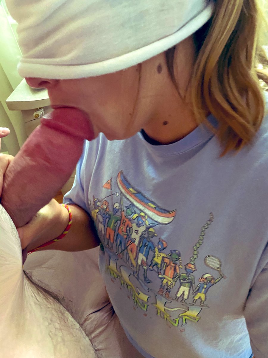 Whoretohousewife tweet media