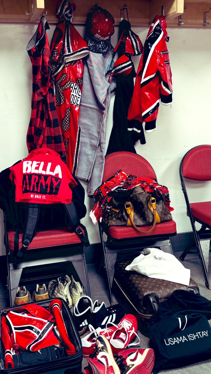 ModeBellaMagic's tweet photo. WE READY!! 🔥💋👯‍♀️❤️‍🔥

BellasForGold BellaArmy https://t.co/nkrEBWJ1OL