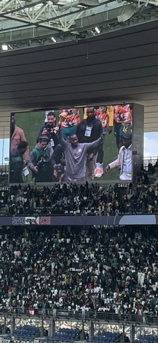 Planet Report HQ tweet media