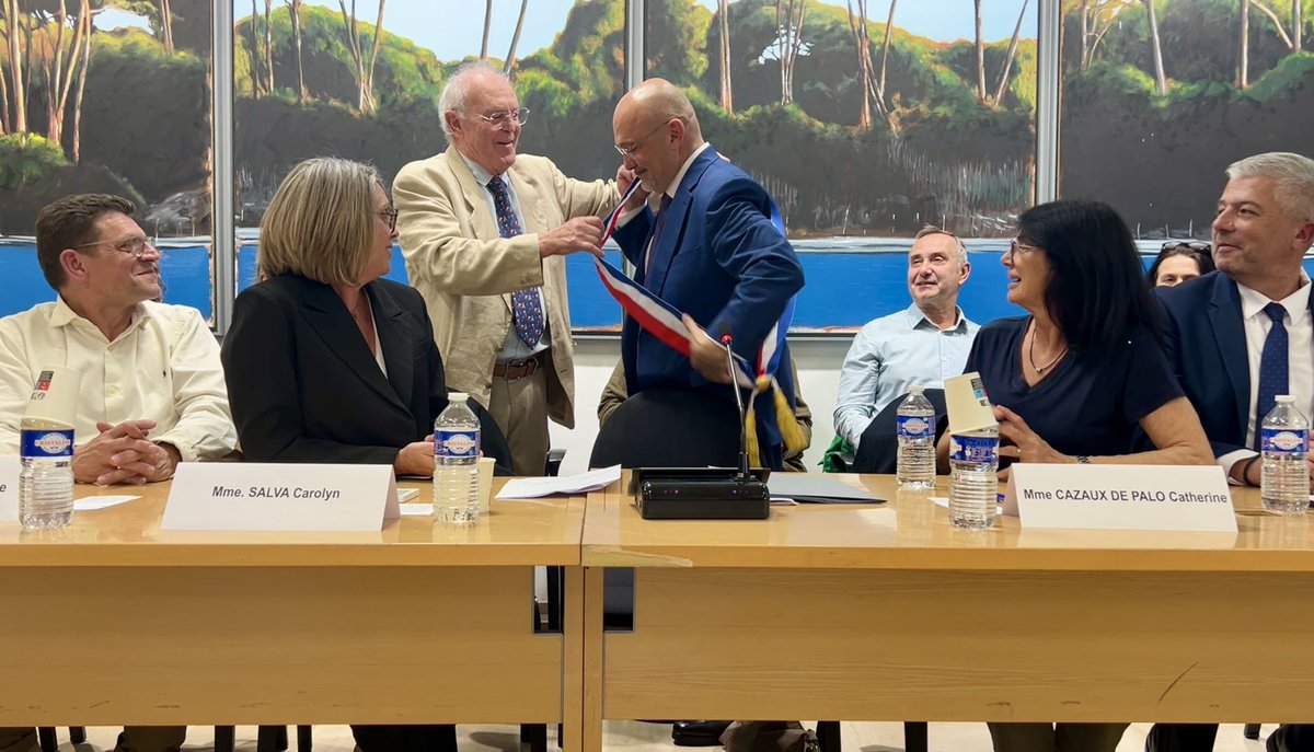 Boccaletti83's tweet photo. 🇫🇷 Retour en images sur notre conseil municipal d’installation suivi d’une cérémonie en hommage aux Morts pour la France.
Enfin, nous avons partagé un agréable moment de convivialité autour d’un apéritif républicain.
#Merci 🙏
#sixfours #sixfourslesplages #var https://t.co/WJx0amOqab