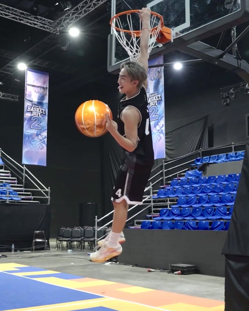 yourbabe! 🐈‍⬛💘 tweet media