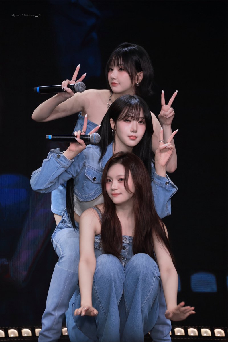 ANN conoció a YERIN 🩷😭✨️ tweet media