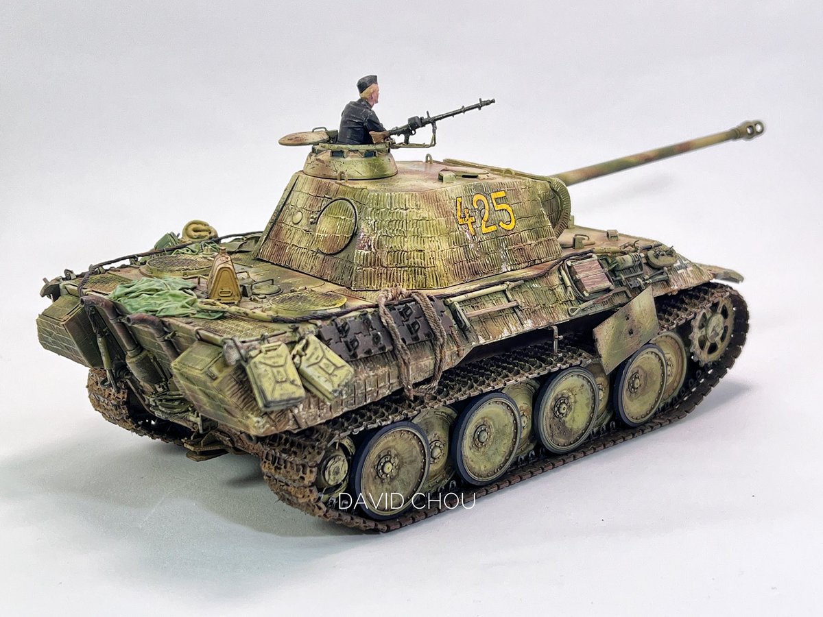 JsDavidChou's tweet image. Finished at last. This 1/35 Takom Panther A (mid-early production) was built pretty much straight out of the box—about 90% untouched, with only a few minor tweaks here and there.#scalemodel #DavidChouModelWorks #Tank #WW2series #PantherA