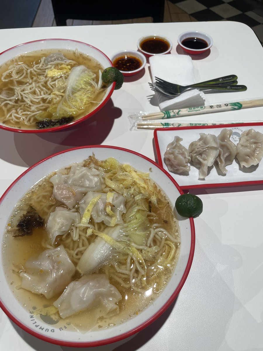 Parang hongkong noodles yung atake ng lasa niya HAHAHAHA  okay na ‘pag may kasama kang nag ccrave sa sabaw 😆