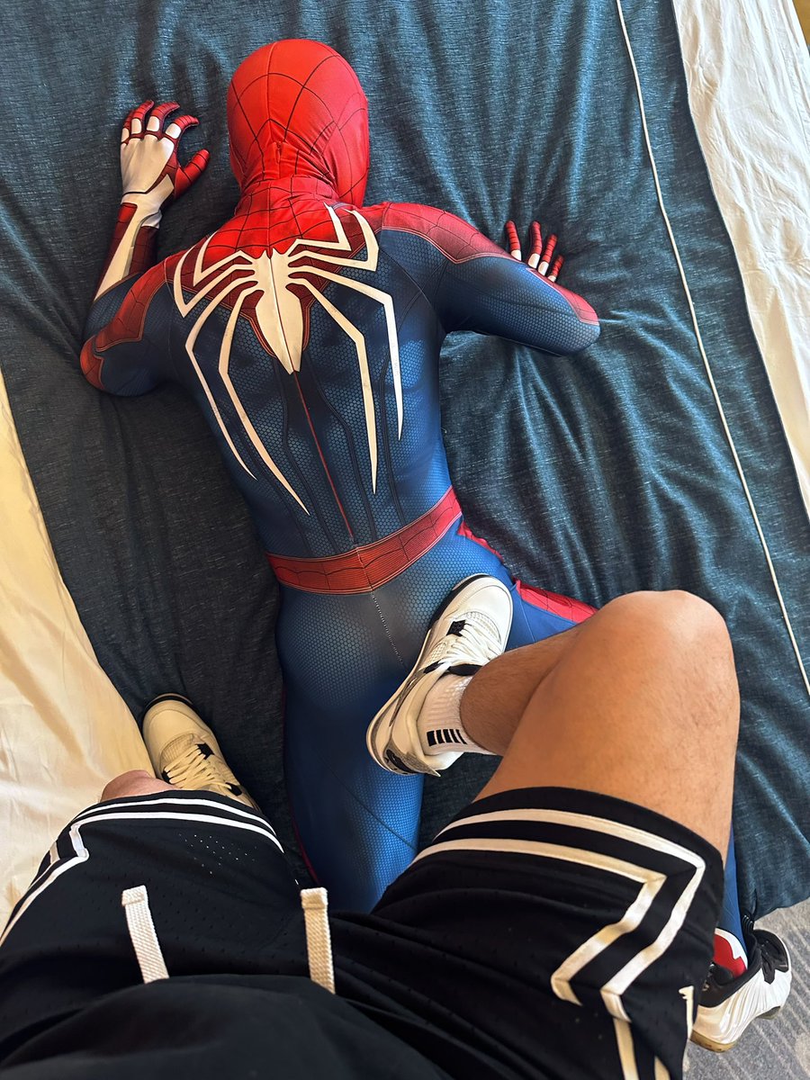 网兜头 tweet media