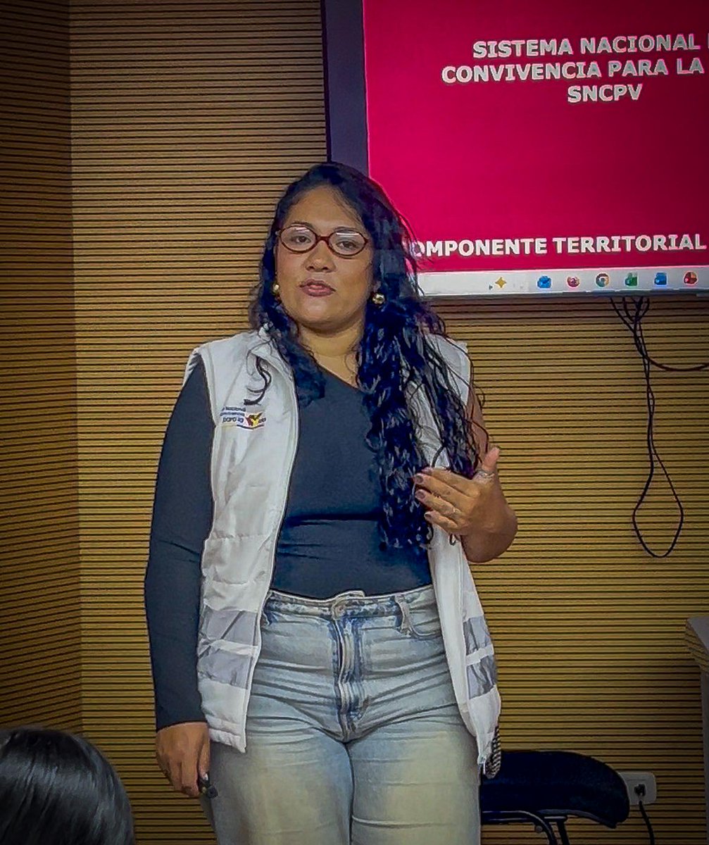 🙌🏻 | Junto al <a href="/MinInterior/">MinInterior Colombia</a> y <a href="/SeguridadBOG/">Secretaría de Seguridad BOG</a>  capacitamos a Gestores de Convivencia de Mosquera, Funza y Madrid.

Fortalecimos habilidades en Ley 1801, resolución de conflictos y diálogo social para promover territorios más seguros y en convivencia.