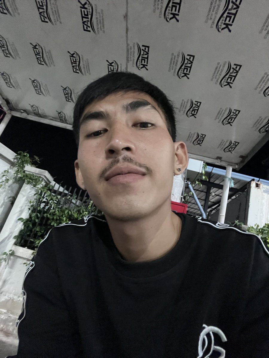 วันเหงา tweet media