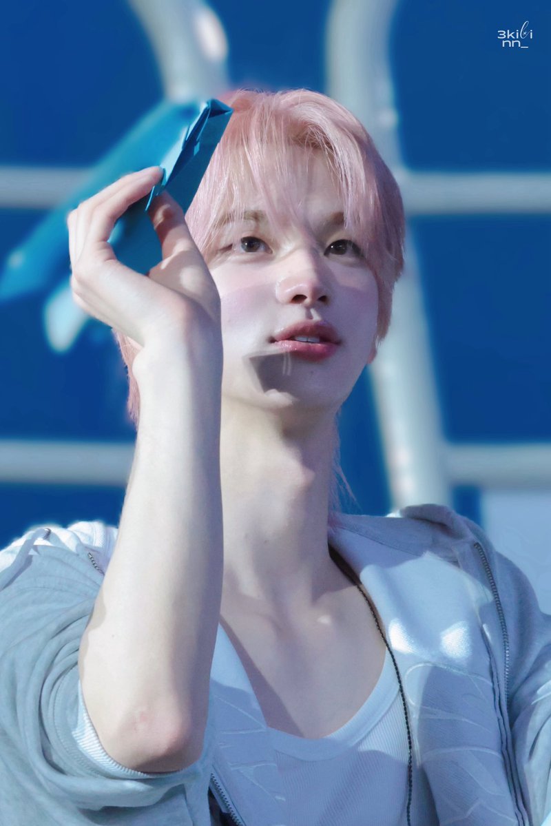 pursuemymeteor tweet media