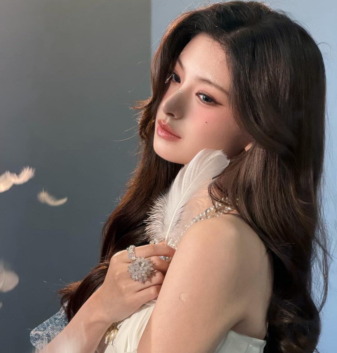 Forever Glowsting ╃ . C Ø D Ξ tweet media