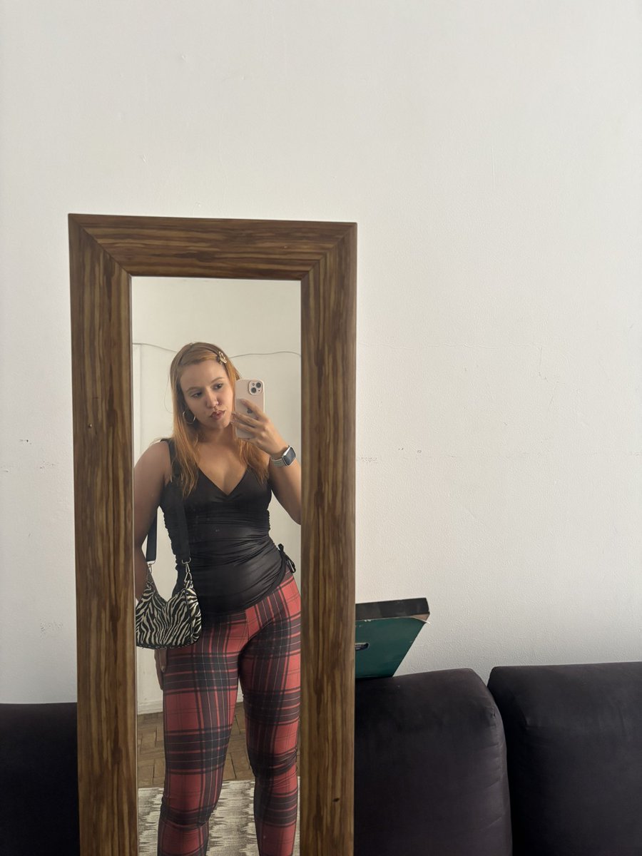 milebinha's tweet photo. hoje to indo de pinkpantheress impersonator https://t.co/z1b0WP9Hib