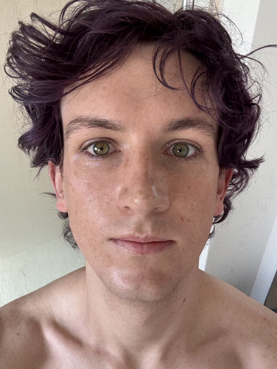 artsartsarts tweet media