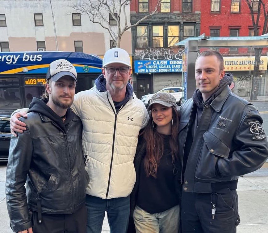 𝐚𝐥𝐲 🪩 tweet media